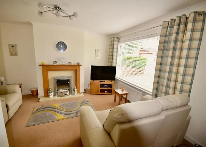 'Edgewood' - Spacious Detached Bungalow