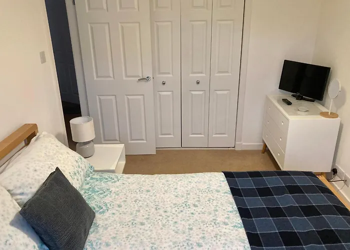 'Edgewood' - Spacious Detached Bungalow